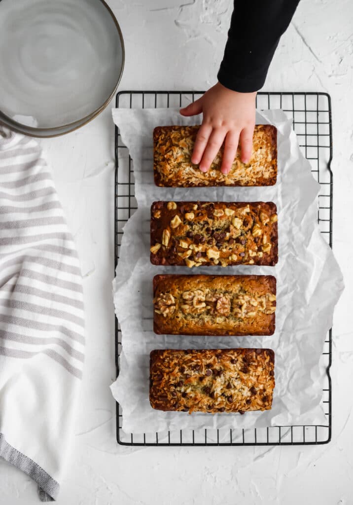 Mini Banana Bread Loaves - Erren's Kitchen