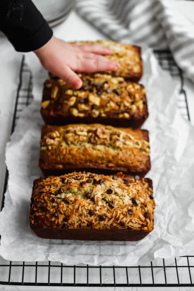 Mini Banana Bread Loaves - Erren's Kitchen