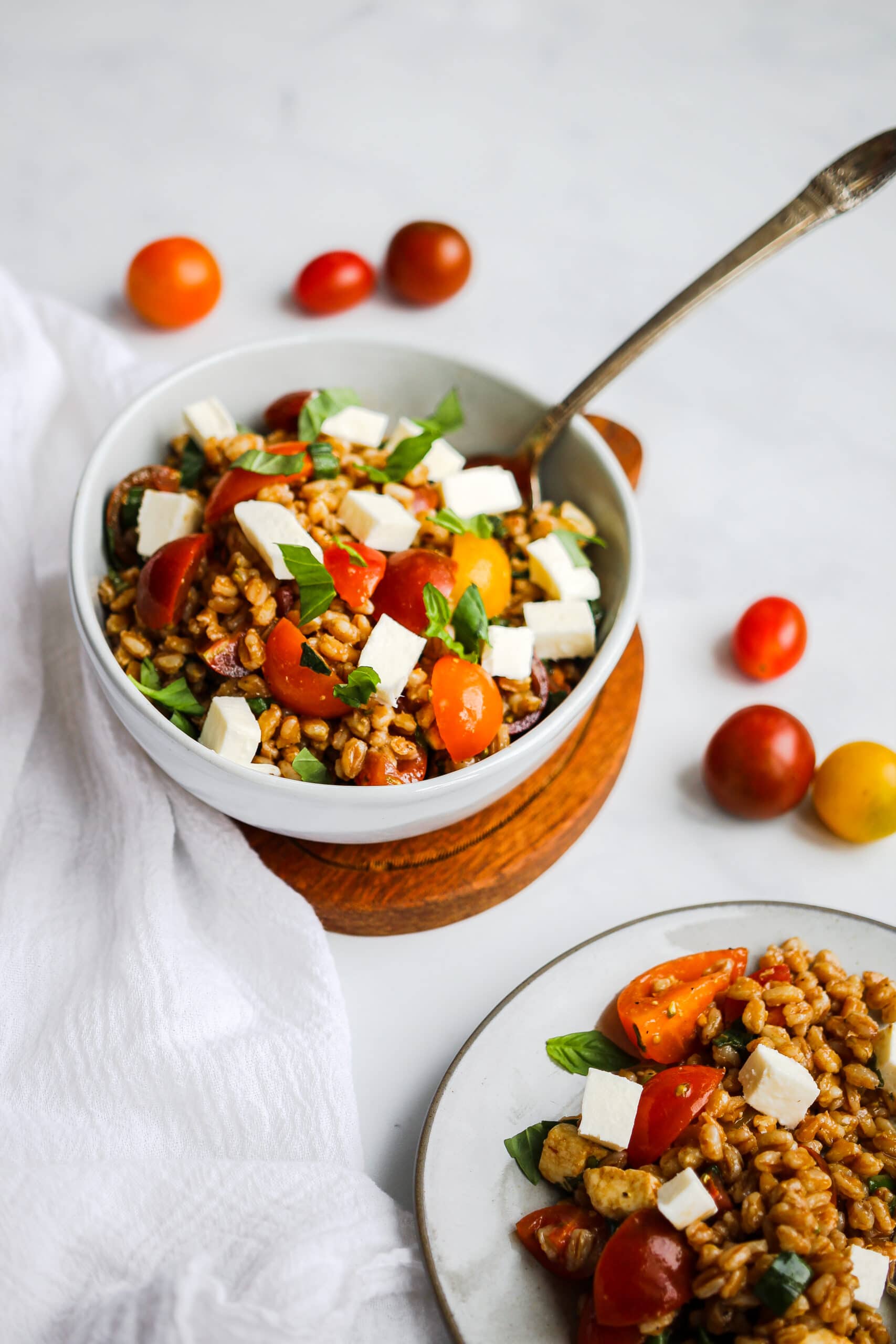 Caprese Farro Salad Run to the Table