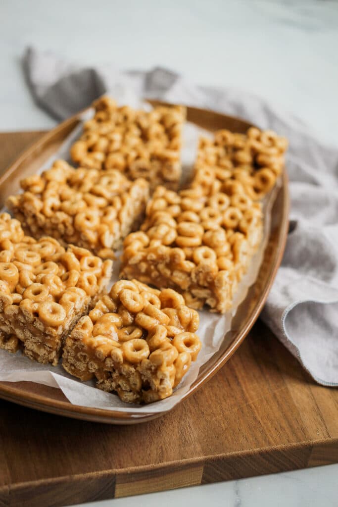 Cheerio bars sliced on a platter.