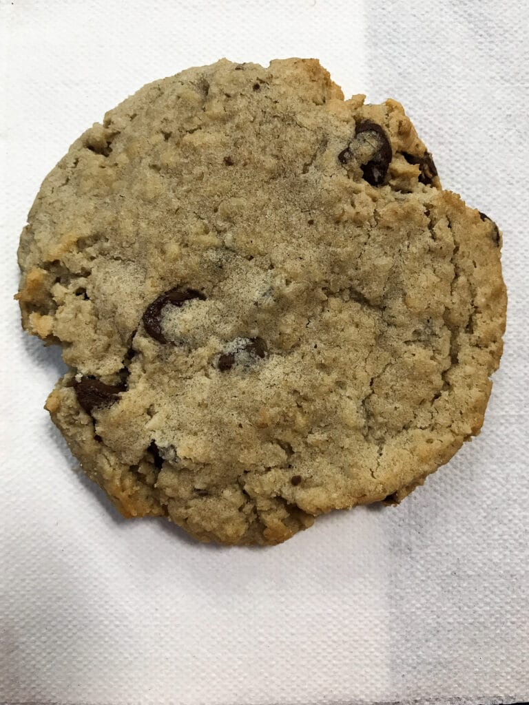 Photo of the actual Potbelly's cookie.