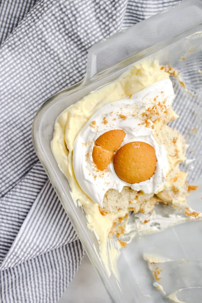 Overhead photo of the easy banana pudding.